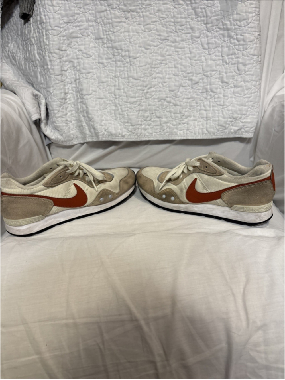 Nike Venture Runner White/burnt Orange Swoosh Retro Suede/mesh Women 7 (1087)